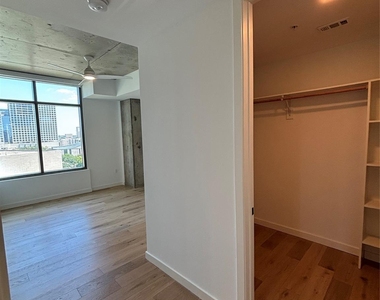 1801 N Pearl Street - Photo Thumbnail 35