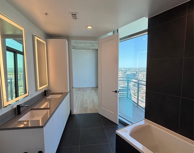 1801 N Pearl Street - Photo Thumbnail 10