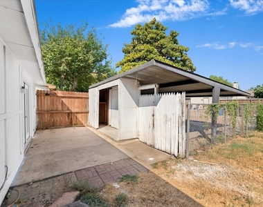 901 Wandering Way Drive - Photo Thumbnail 24