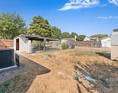 901 Wandering Way Drive - Photo Thumbnail 27