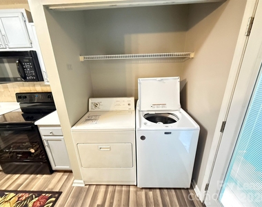 8006 Maxwelton Drive - Photo Thumbnail 6
