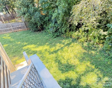 8006 Maxwelton Drive - Photo Thumbnail 16