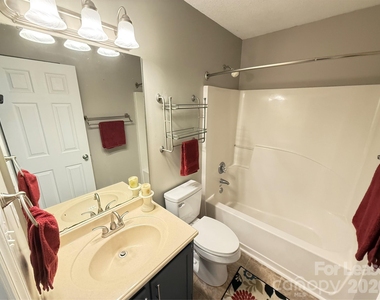 8006 Maxwelton Drive - Photo Thumbnail 11