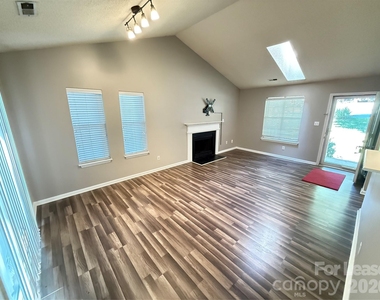 8006 Maxwelton Drive - Photo Thumbnail 5
