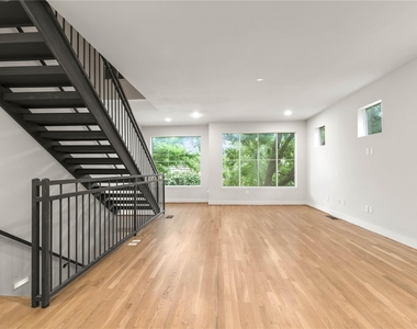4239 Rawlins Street - Photo Thumbnail 2