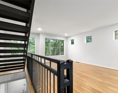4239 Rawlins Street - Photo Thumbnail 3