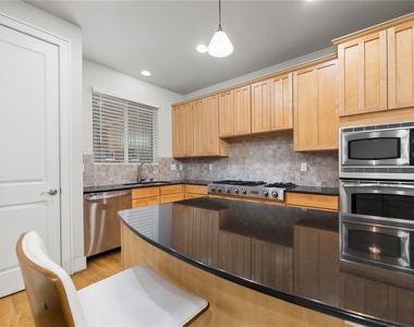 4239 Rawlins Street - Photo Thumbnail 9