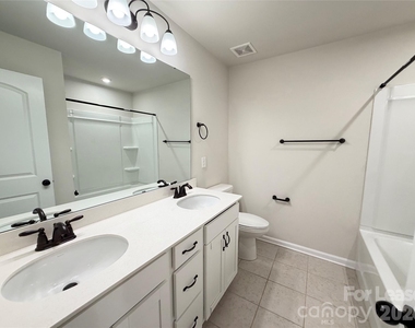 9233 Northfield Crossing Drive - Photo Thumbnail 24