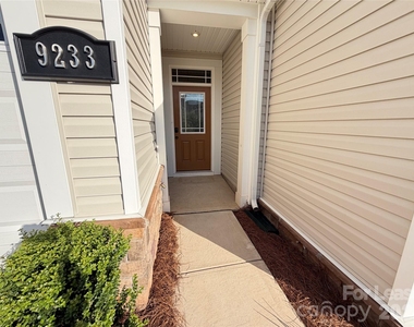 9233 Northfield Crossing Drive - Photo Thumbnail 32