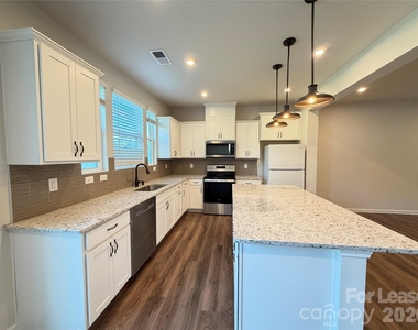 9233 Northfield Crossing Drive - Photo Thumbnail 8