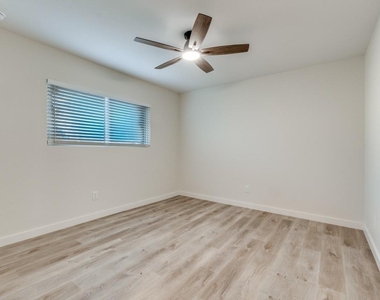5917 Gaston Avenue - Photo Thumbnail 9