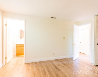 7821 Cloughy Circle - Photo Thumbnail 16