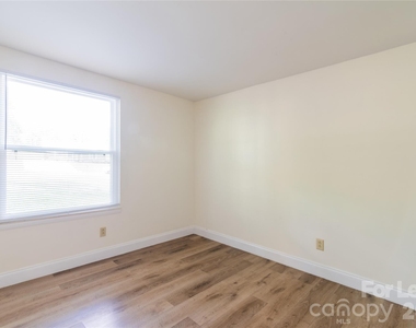 7821 Cloughy Circle - Photo Thumbnail 10