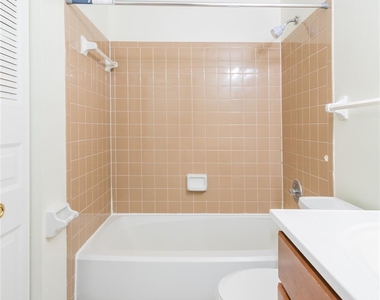 7821 Cloughy Circle - Photo Thumbnail 20