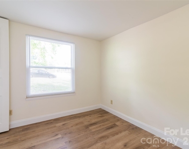 7821 Cloughy Circle - Photo Thumbnail 22