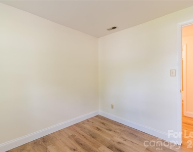 7821 Cloughy Circle - Photo Thumbnail 25