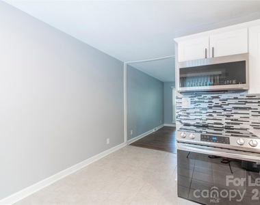 3331 Erskine Drive - Photo Thumbnail 7