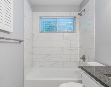 3331 Erskine Drive - Photo Thumbnail 10