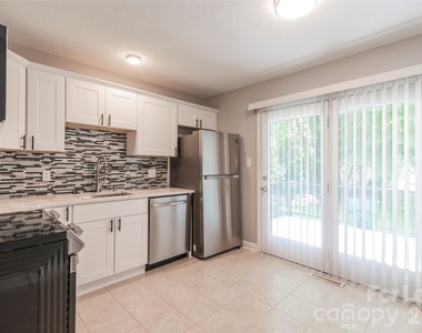 3331 Erskine Drive - Photo Thumbnail 8