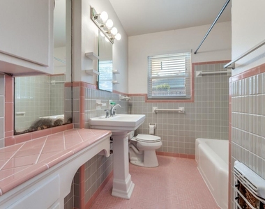 6150 Ravendale Lane - Photo Thumbnail 9