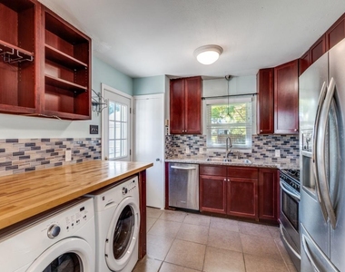 6150 Ravendale Lane - Photo Thumbnail 3