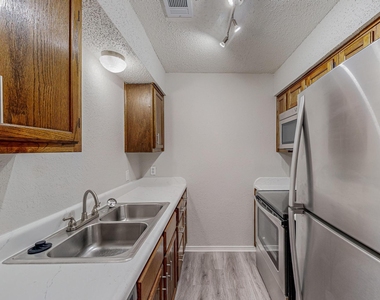 420 Lucille Street - Photo Thumbnail 4