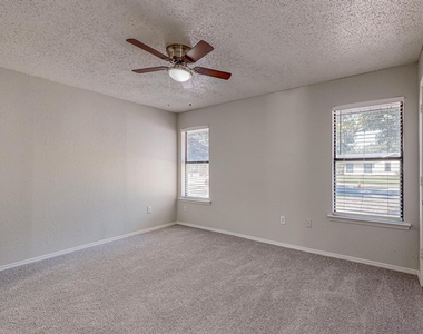 420 Lucille Street - Photo Thumbnail 12