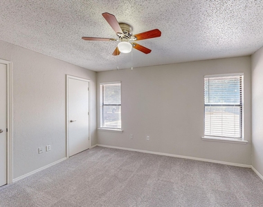 420 Lucille Street - Photo Thumbnail 8