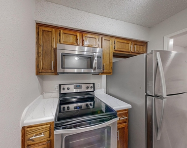 420 Lucille Street - Photo Thumbnail 5