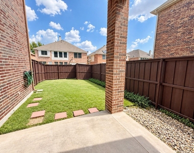 1572 Barksdale Drive - Photo Thumbnail 20