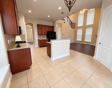 1572 Barksdale Drive - Photo Thumbnail 5