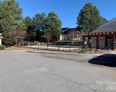 5307 Waverly Lynn Lane - Photo Thumbnail 10