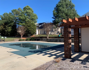 5307 Waverly Lynn Lane - Photo Thumbnail 11