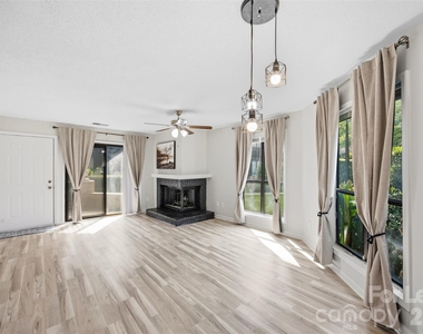 8157 Cedar Glen Drive - Photo Thumbnail 12
