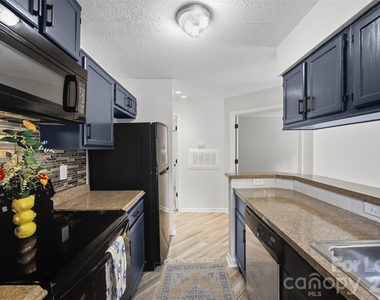 8157 Cedar Glen Drive - Photo Thumbnail 22