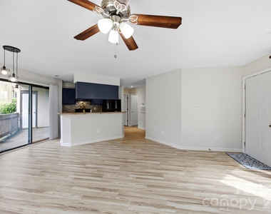 8157 Cedar Glen Drive - Photo Thumbnail 15