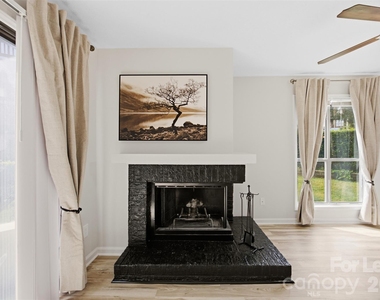 8157 Cedar Glen Drive - Photo Thumbnail 13