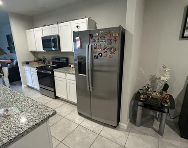 825 Persimmon - Photo Thumbnail 20