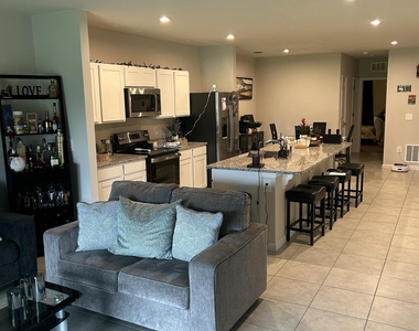 825 Persimmon - Photo Thumbnail 9