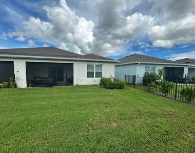 825 Persimmon - Photo Thumbnail 3