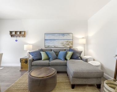 3232 Canal Drive - Photo Thumbnail 14
