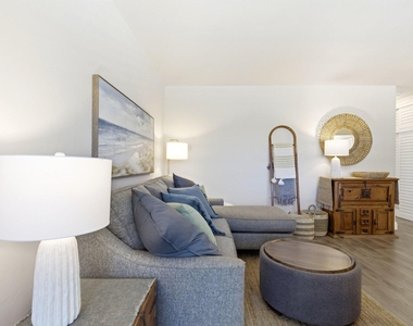 3232 Canal Drive - Photo Thumbnail 13