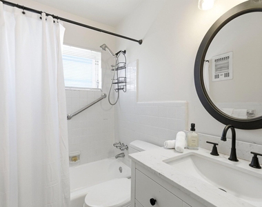 3232 Canal Drive - Photo Thumbnail 24