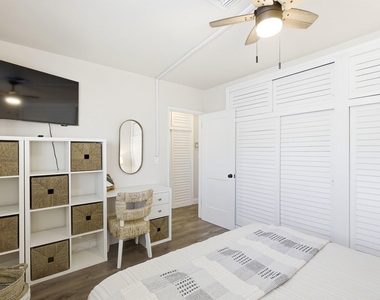 3232 Canal Drive - Photo Thumbnail 9
