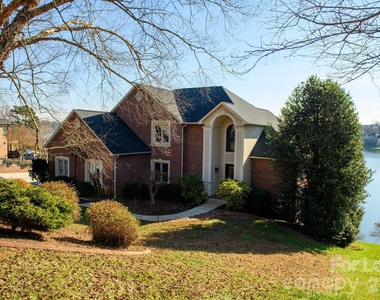 121 Pleasant Pointe Drive - Photo Thumbnail 19