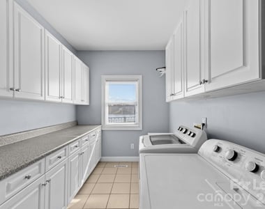 121 Pleasant Pointe Drive - Photo Thumbnail 17