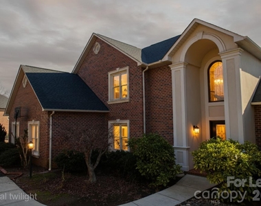 121 Pleasant Pointe Drive - Photo Thumbnail 9