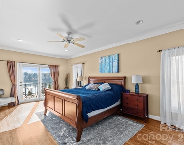 121 Pleasant Pointe Drive - Photo Thumbnail 4
