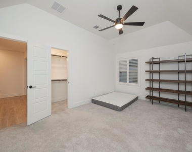 1670 Mcmaster Lane - Photo Thumbnail 37
