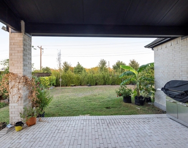 1670 Mcmaster Lane - Photo Thumbnail 19